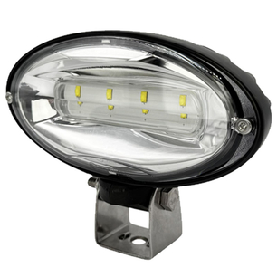 LED pracovní světlo o výkonu 40 W a světelným tokem 3500 lm pro traktory John Deere