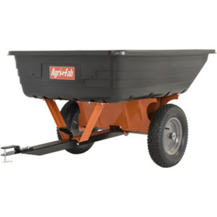 Přívěsný vozík AgriFab za zahradní sekací traktor s nosností 300 kg