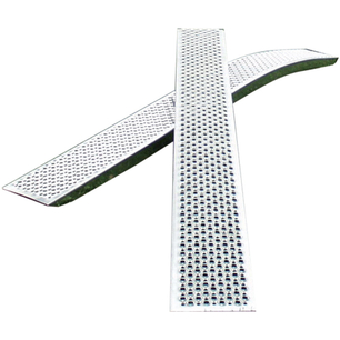 Prohnuté hliníkové nájezdy o délce 2000 mm a nosnosti 400 kg (sada 2 ks)