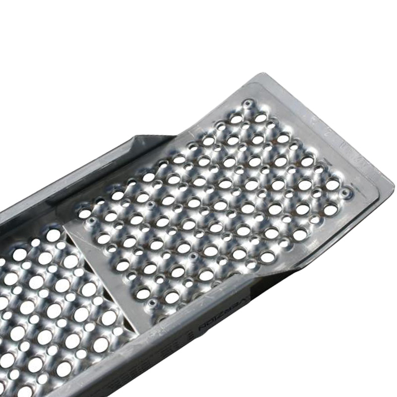 Prohnuté hliníkové nájezdy o délce 2000 mm a nosnosti 1000 kg (sada 2 ks)