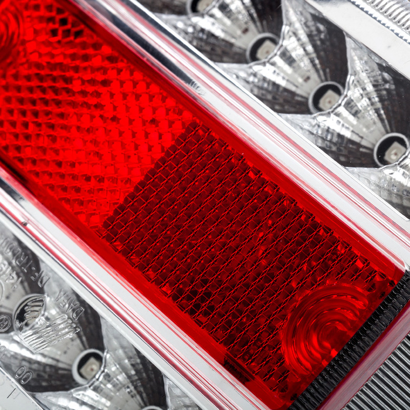 LED zadní světlo 12V na přívěs a traktor pro použití vlevo i vpravo