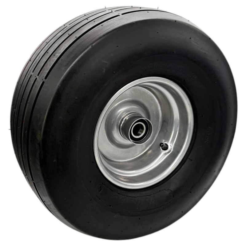 Kompletní kolo 18x8.50-8 s diskem a pláštěm 4 plátny s drážkovým vzorkem