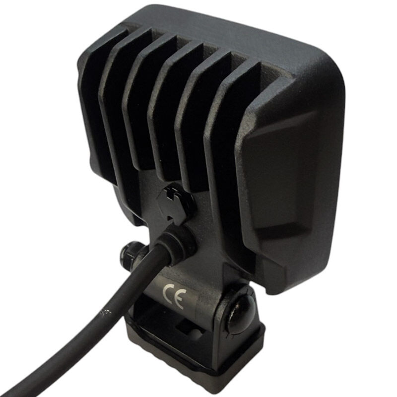 LED pracovní světlo s 16 LED diod s 24 W a se světelným tokem 2976 lm